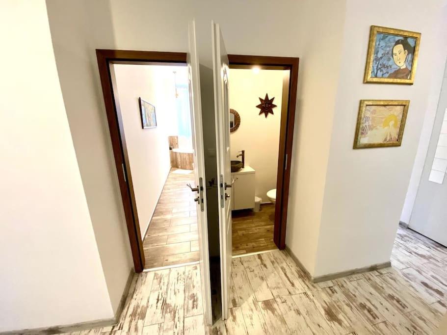Residence Park Lovely Apartman With Private Parking Kiszucaújhely Kültér fotó